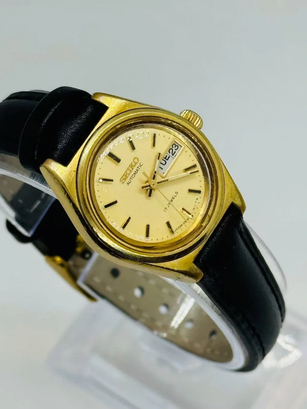 Vintage Seiko Automatic Women’s Watch Gold Tone Gold Dial Day Date 24mm Runs